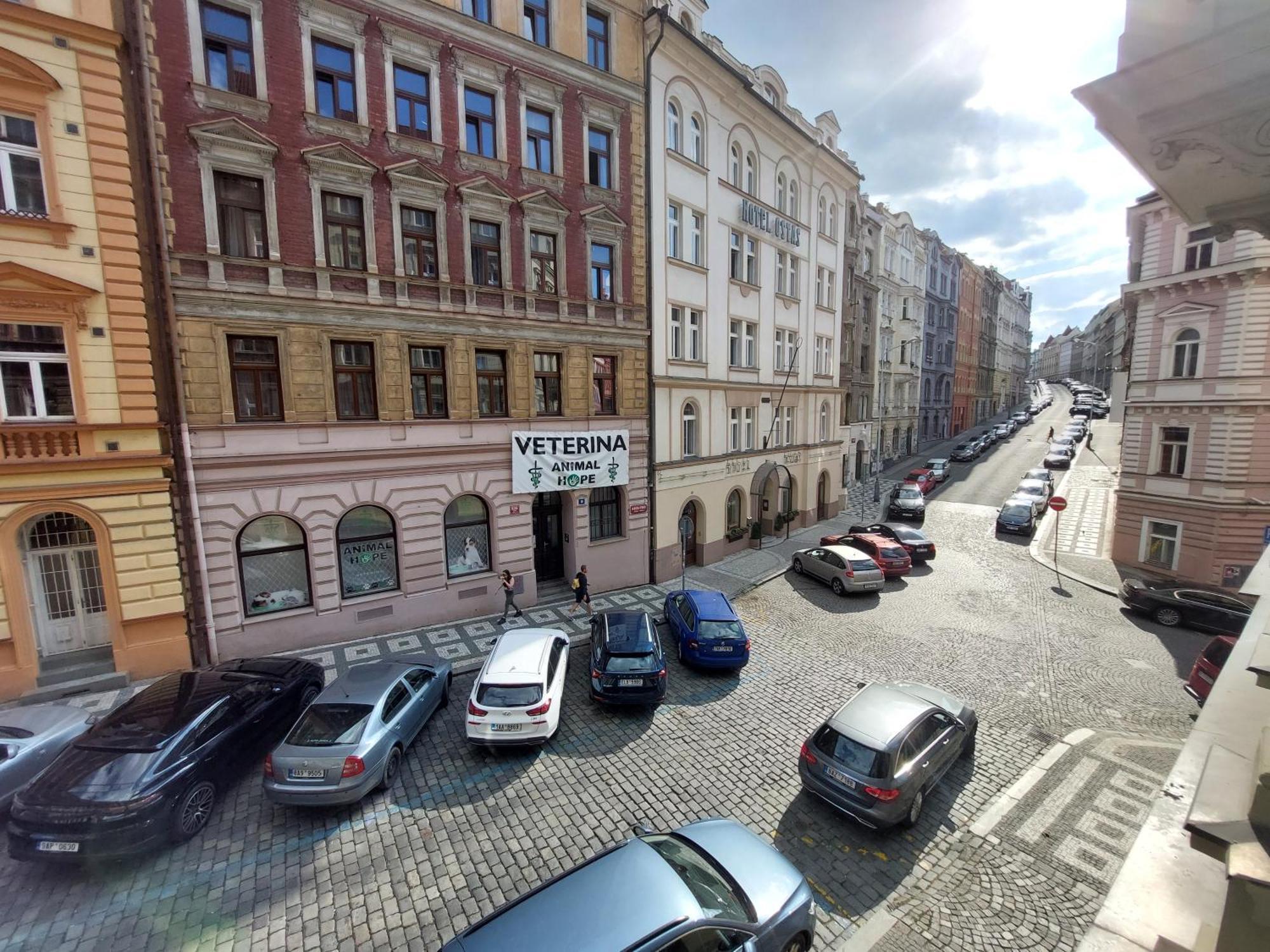 Saturnin Apartment