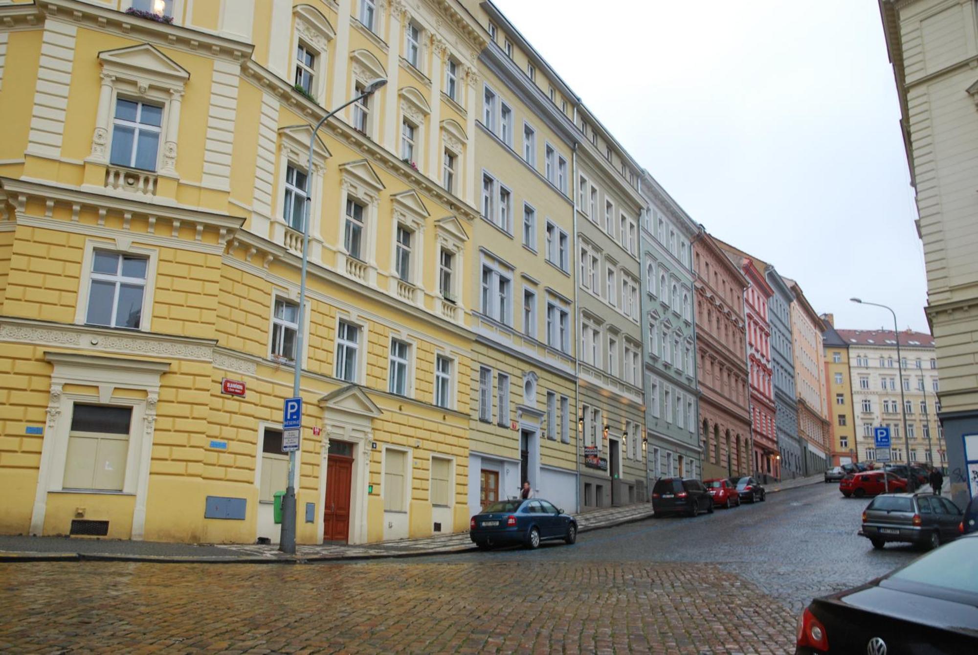 Saturnin * Praga
